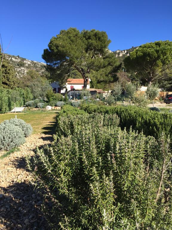 Hotel Au Havre De Paix Sainte Victoire Vauvenargues Exterior foto